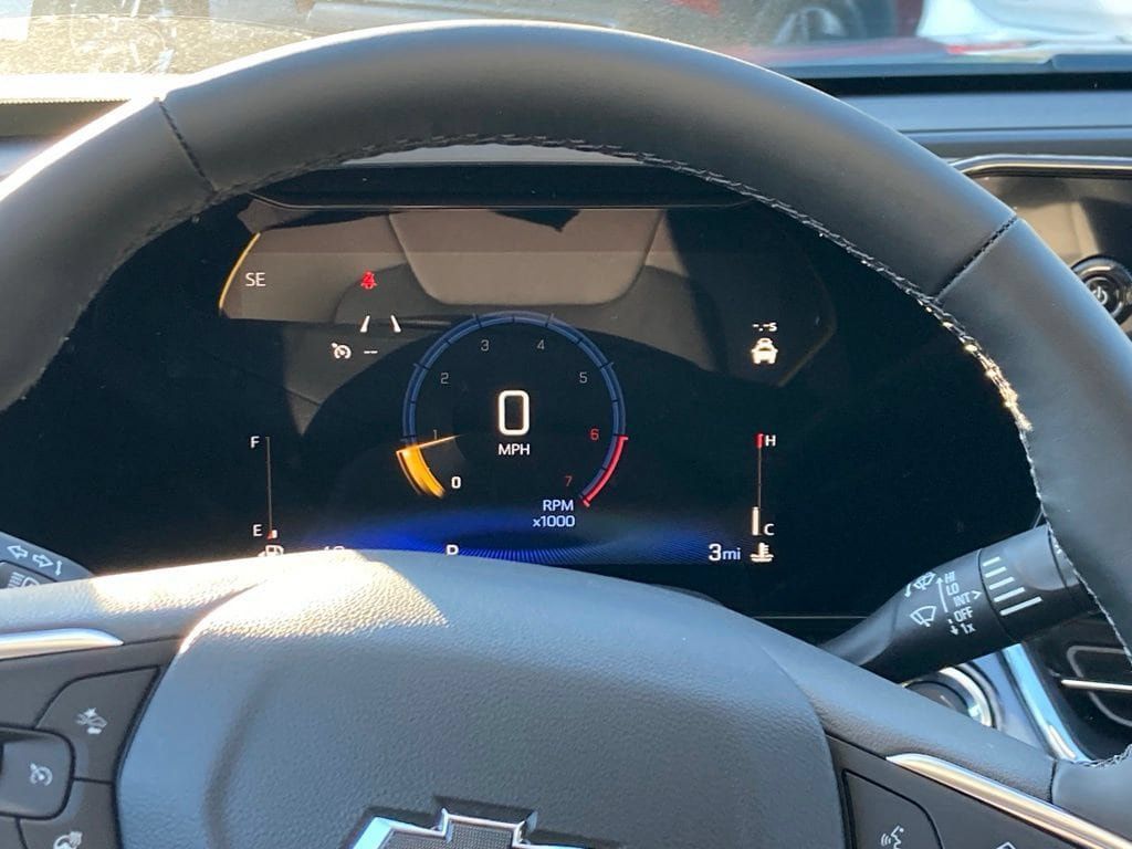 New 2026 Chevrolet Trax ACTIV w/ Sunroof Package FWD image 12