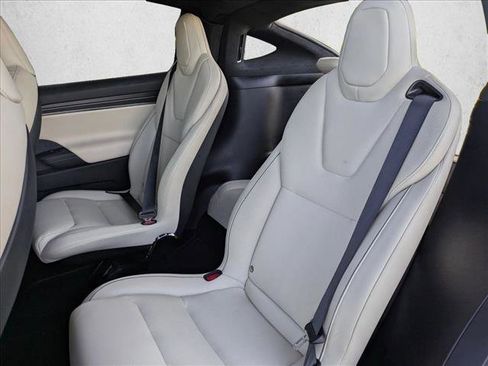 Used 2022 Tesla Model X Plaid image 17