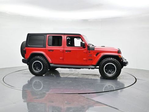 Used 2019 Jeep Wrangler Unlimited Sahara w/ Safety Group AWD/4WD image 3