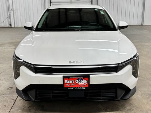 Used 2025 Kia K4 FWD image 2