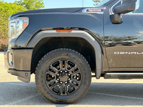 Used 2021 GMC Sierra 2500 Denali w/ Denali Black Diamond Edition AWD/4WD image 11