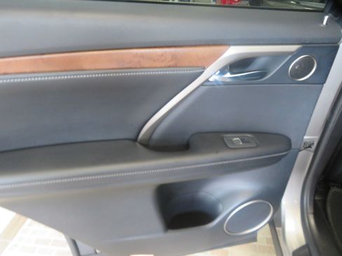 Used 2021 Lexus RX 350L FWD w/ Premium Package image 18