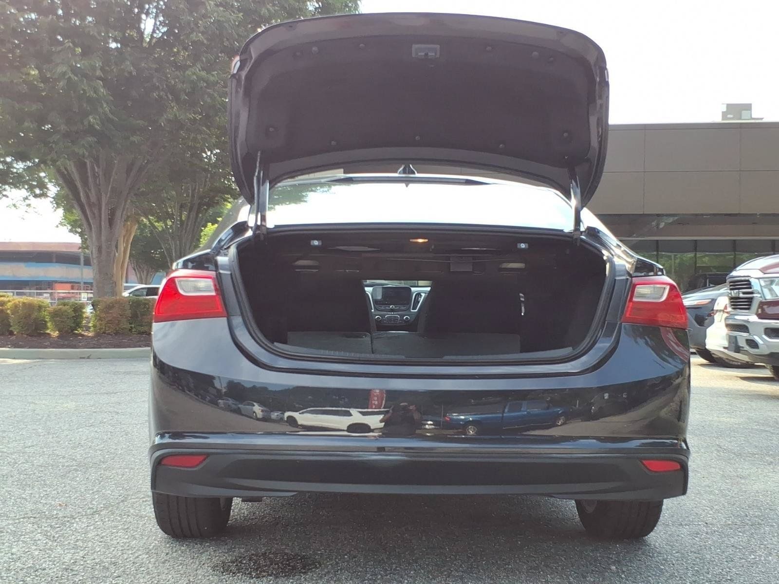 Used 2023 Chevrolet Malibu LT FWD image 30
