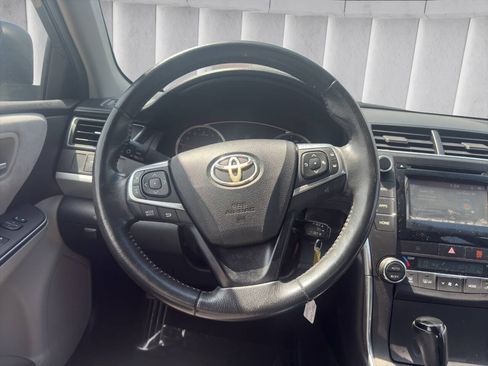 Used 2015 Toyota Camry XSE w/ Moonroof Package FWD image 9