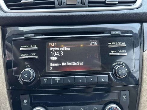 Used 2014 Nissan Rogue SV image 29