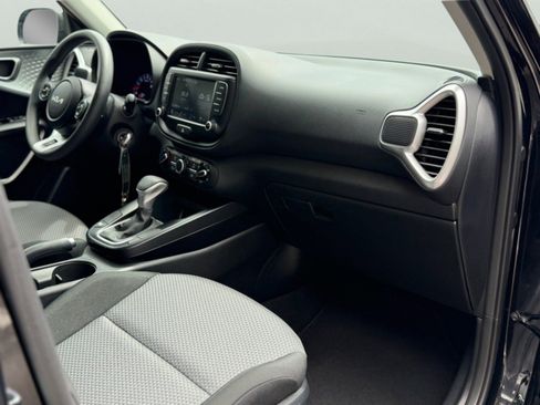 Used 2022 Kia Soul LX w/ Technology Package FWD image 13