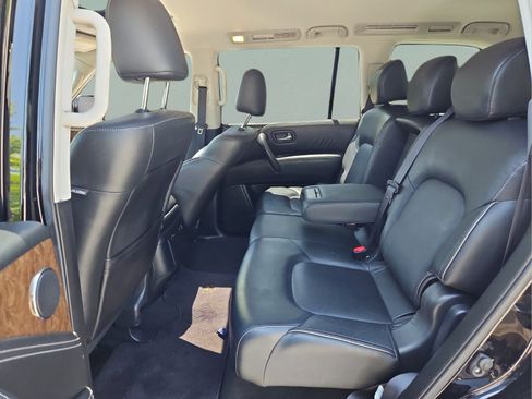Used 2017 INFINITI QX80 2WD w/ Driver Assistance Package image 10