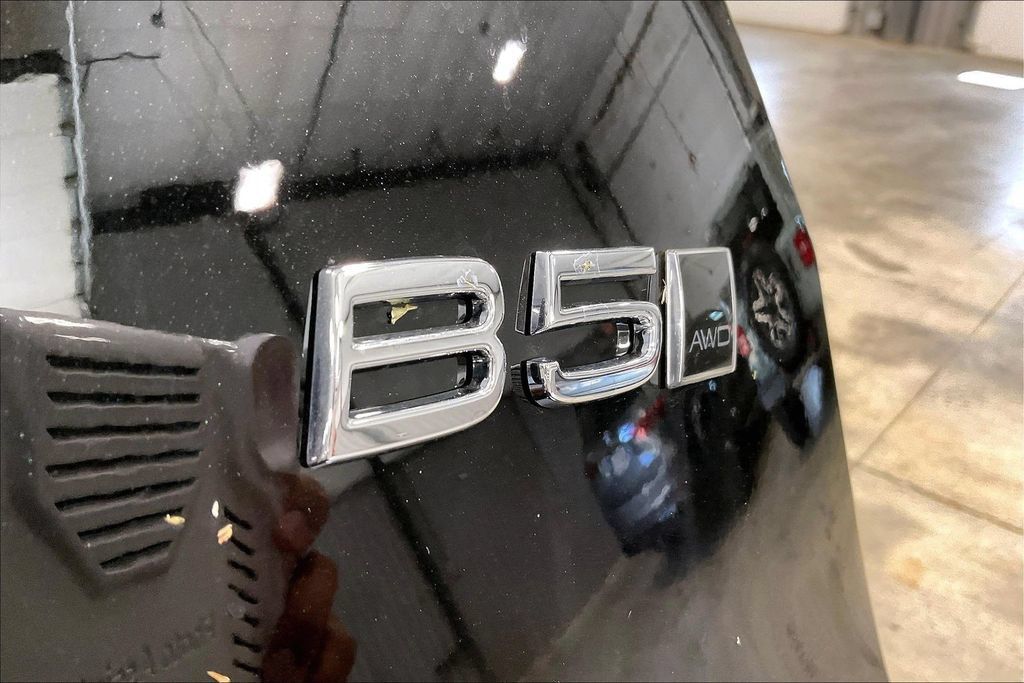 New 2026 Volvo XC40 B5 Ultra w/ Protection Package Premier AWD/4WD image 9