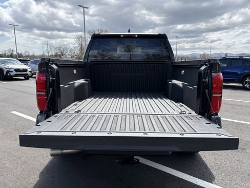 Used 2025 Toyota Tacoma SR5 AWD/4WD image 11