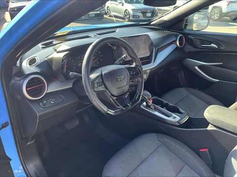 Used 2024 Chevrolet Trax RS w/ Driver Confidence Package image 8