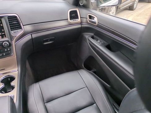 Used 2016 Jeep Grand Cherokee Limited image 17