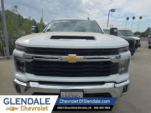 Used 2025 Chevrolet Silverado 2500 LT w/ Convenience Package AWD/4WD image 10
