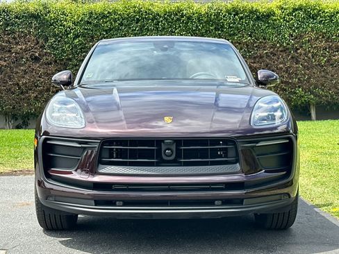Certified 2025 Porsche Macan AWD/4WD image 11