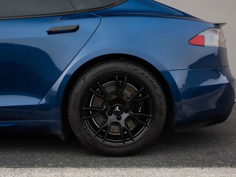 Used 2021 Tesla Model S Plaid image 35