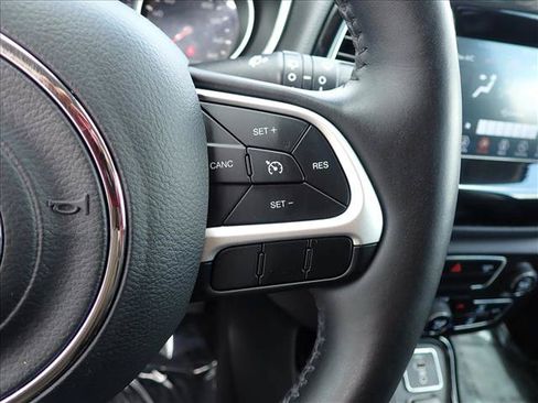 Used 2019 Jeep Compass Latitude AWD/4WD image 15