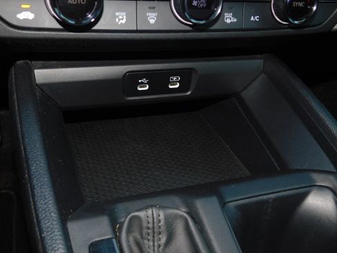 Used 2023 Honda Accord EX image 32