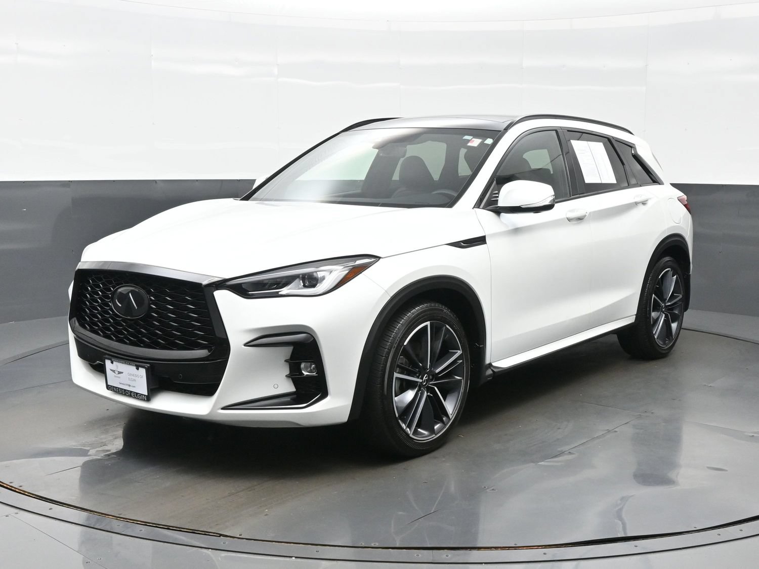 Used 2023 INFINITI QX50 Sport AWD/4WD image 2