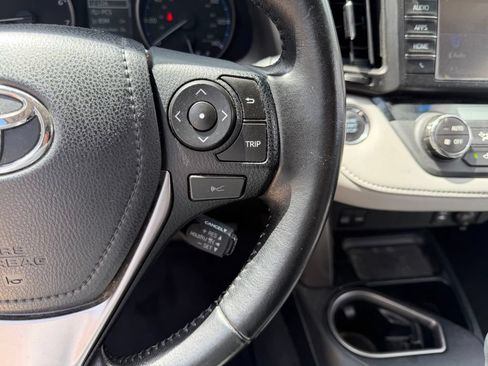 Used 2017 Toyota RAV4 XLE FWD image 29
