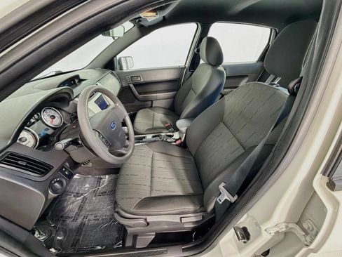 Used 2010 Ford Focus SE FWD image 29