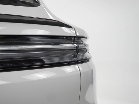 Used 2025 Porsche Cayenne Coupe AWD/4WD image 12