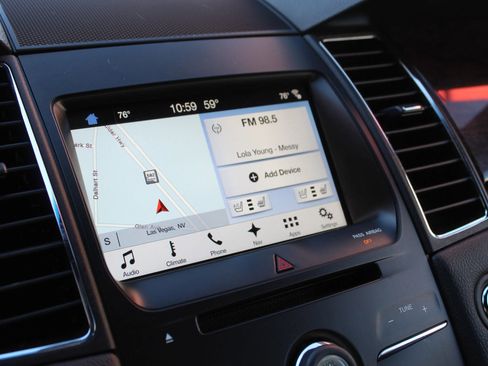 Used 2016 Ford Taurus Limited image 27