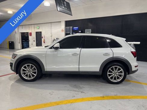 Used 2017 Audi Q5 2.0T Premium Plus w/ Technology Package AWD/4WD image 4
