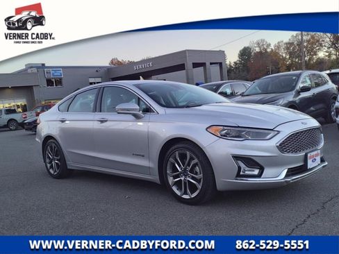 Used 2019 Ford Fusion Titanium image 1