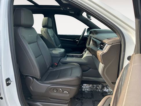 Used 2022 GMC Yukon Denali AWD/4WD image 25