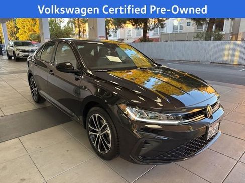 Certified 2025 Volkswagen Jetta Sport image 4