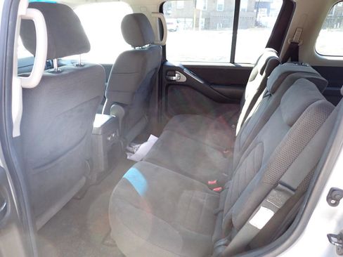 Used 2006 Nissan Pathfinder SE w/ (P01) Se Premium Pkg image 27