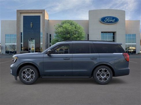 New 2025 Ford Expedition Active image 3
