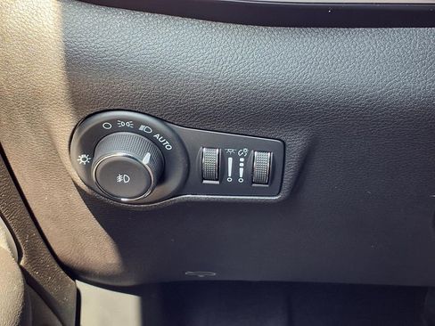 Used 2025 Jeep Compass Limited AWD/4WD image 17