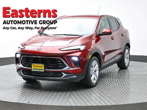 Used 2024 Buick Encore GX Preferred FWD image 1