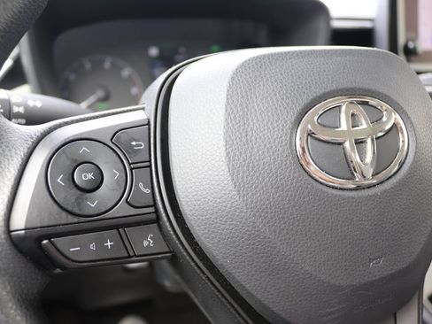 Used 2025 Toyota Corolla LE FWD image 16