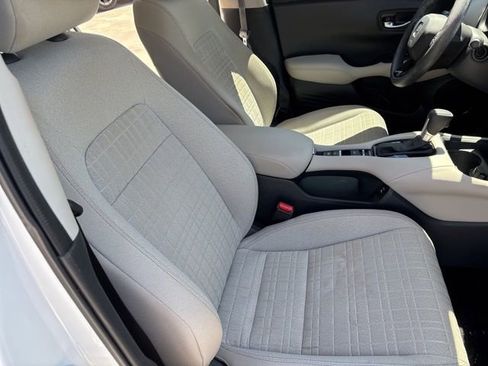 Certified 2025 Honda HR-V LX image 19