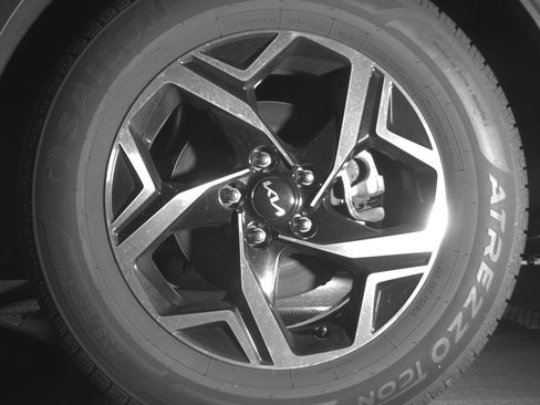 Used 2024 Kia Sportage LX image 14