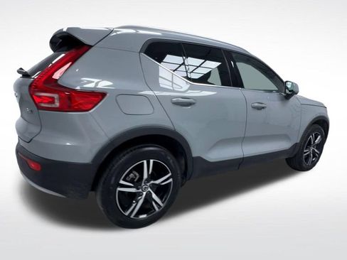 Used 2025 Volvo XC40 B5 Core AWD/4WD image 8