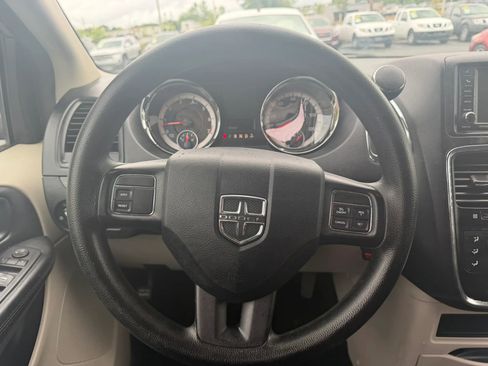 Used 2017 Dodge Grand Caravan SE w/ Power Window Group FWD image 16