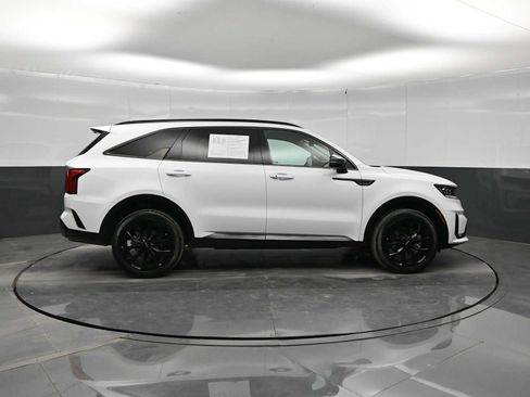 Used 2023 Kia Sorento SX AWD/4WD image 9