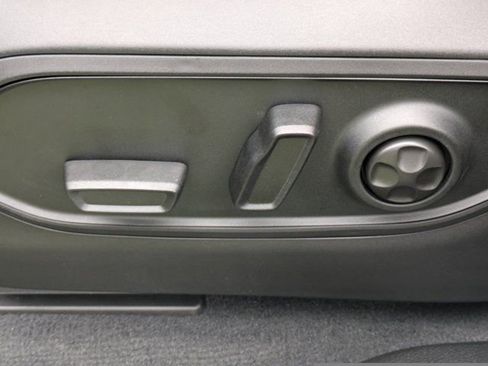 New 2025 Jeep Grand Cherokee L Limited w/ Black Appearance Package image 18