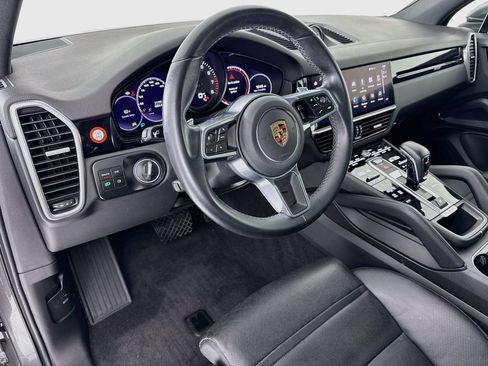 Certified 2023 Porsche Cayenne AWD/4WD image 4