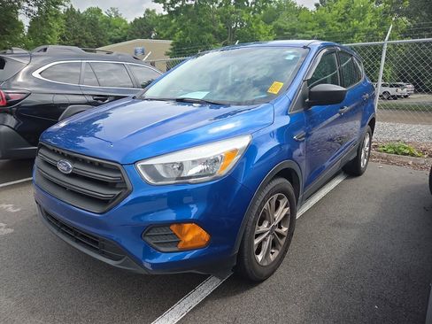Used 2017 Ford Escape S FWD image 4