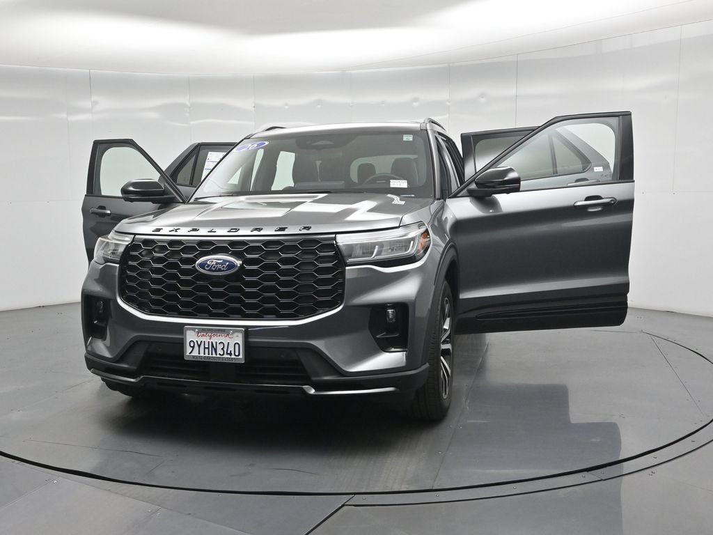 Certified 2026 Ford Explorer ST-Line AWD/4WD image 30