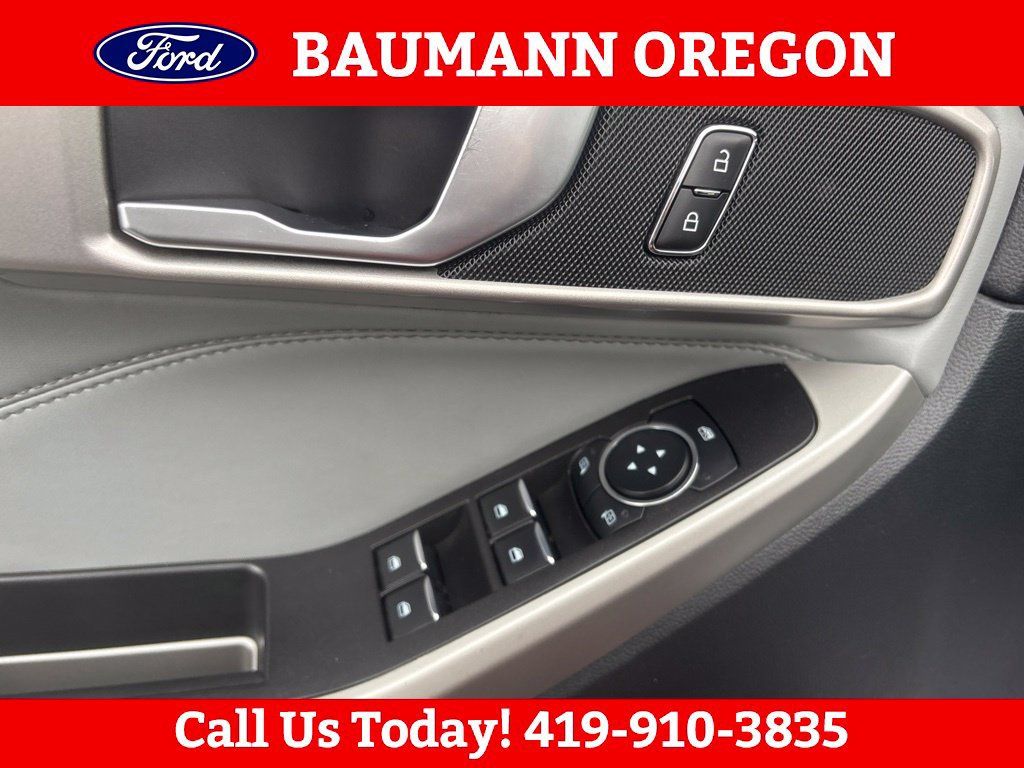 Used 2024 Ford Explorer XLT w/ Equipment Group 202A AWD/4WD image 18