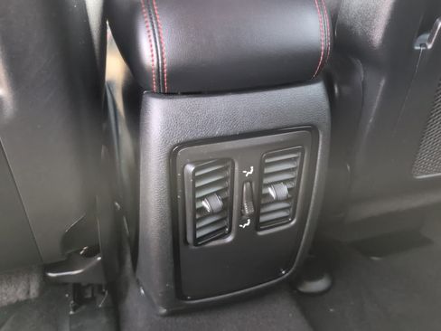 Used 2025 Dodge Durango GT AWD/4WD image 25
