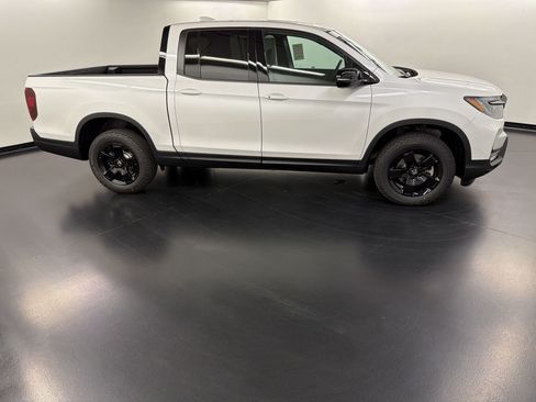 New 2026 Honda Ridgeline Black Edition image 8