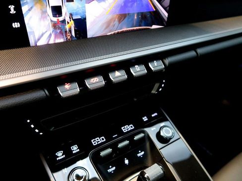 Used 2024 Porsche 911 Carrera S image 19