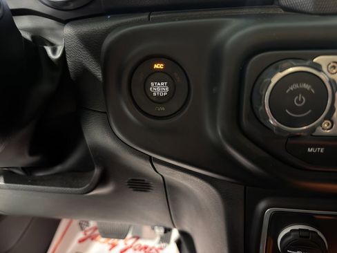 Used 2023 Jeep Wrangler Unlimited Sahara AWD/4WD image 24