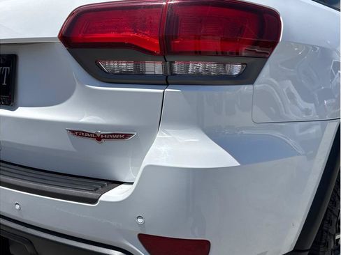 Used 2018 Jeep Grand Cherokee Trailhawk w/ Trailhawk Luxury Group AWD/4WD image 10
