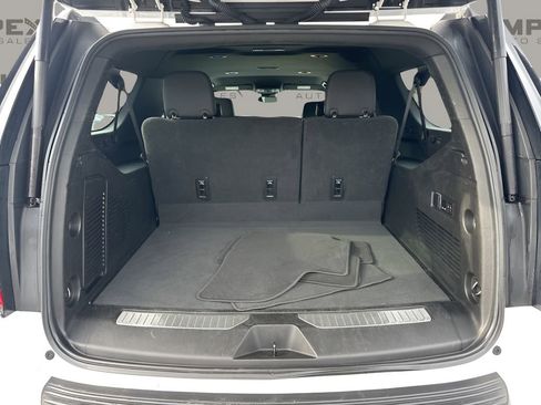 Used 2023 Chevrolet Suburban Premier image 30